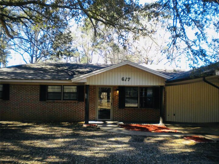Property Photo: 617 Laura Street LA 71052