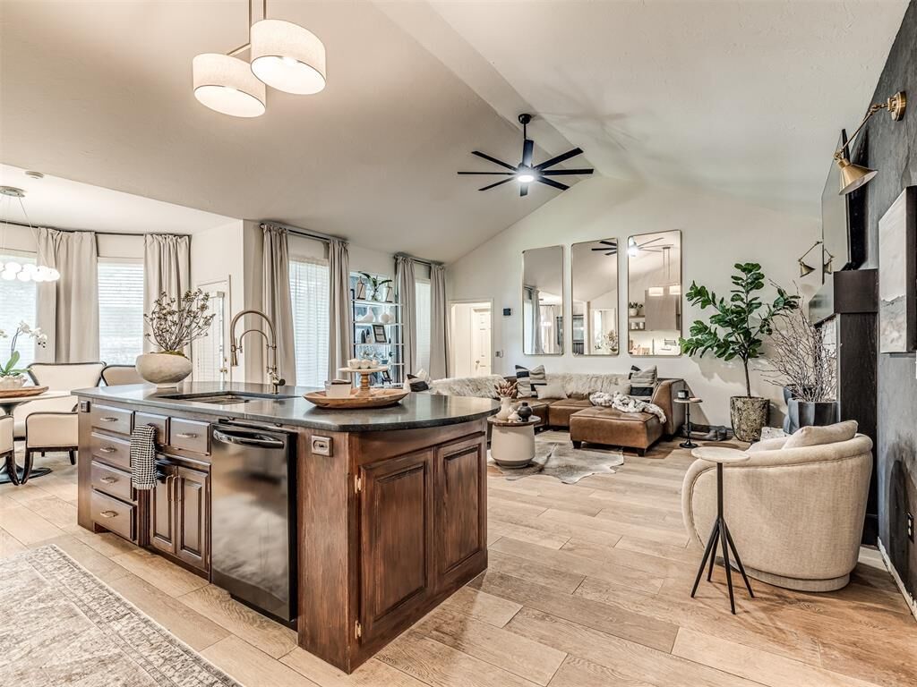 Property Photo: 8800 NW 116th Street OK 73162