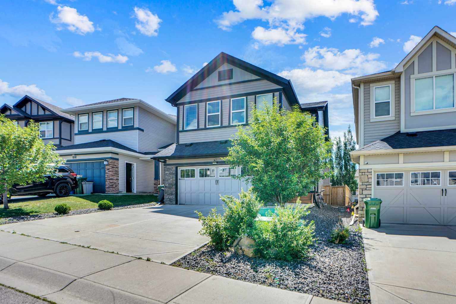 Property Photo: 19 Hillcrest Link SW AB T4B 4B1