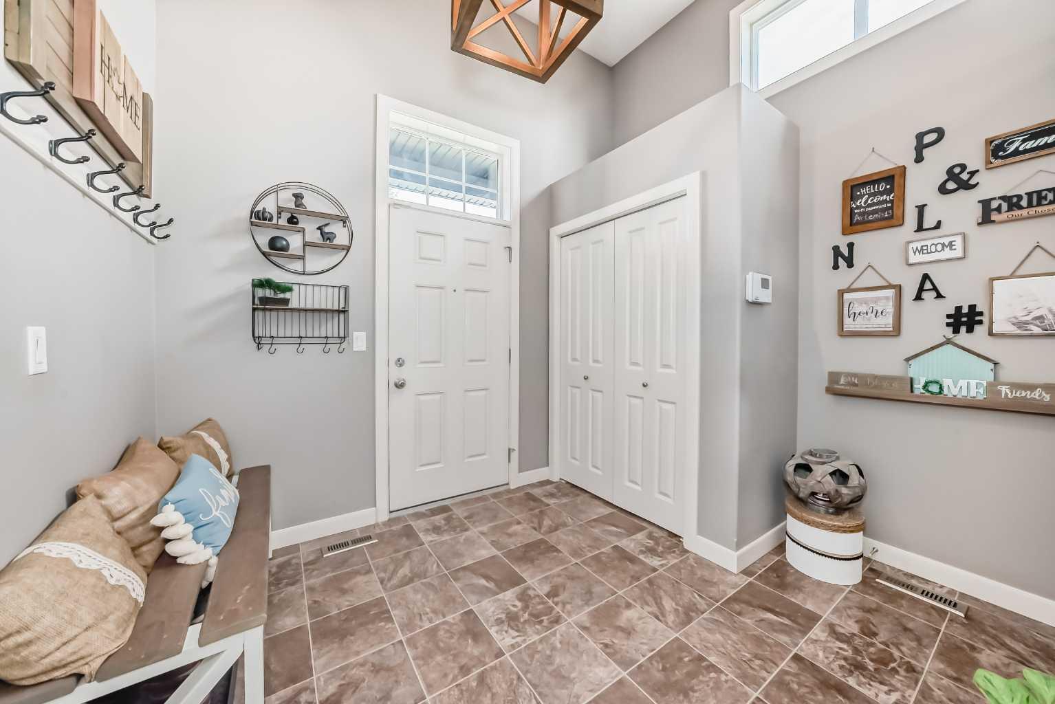 Property Photo: 188 Vanson Close AB T4R 0G7