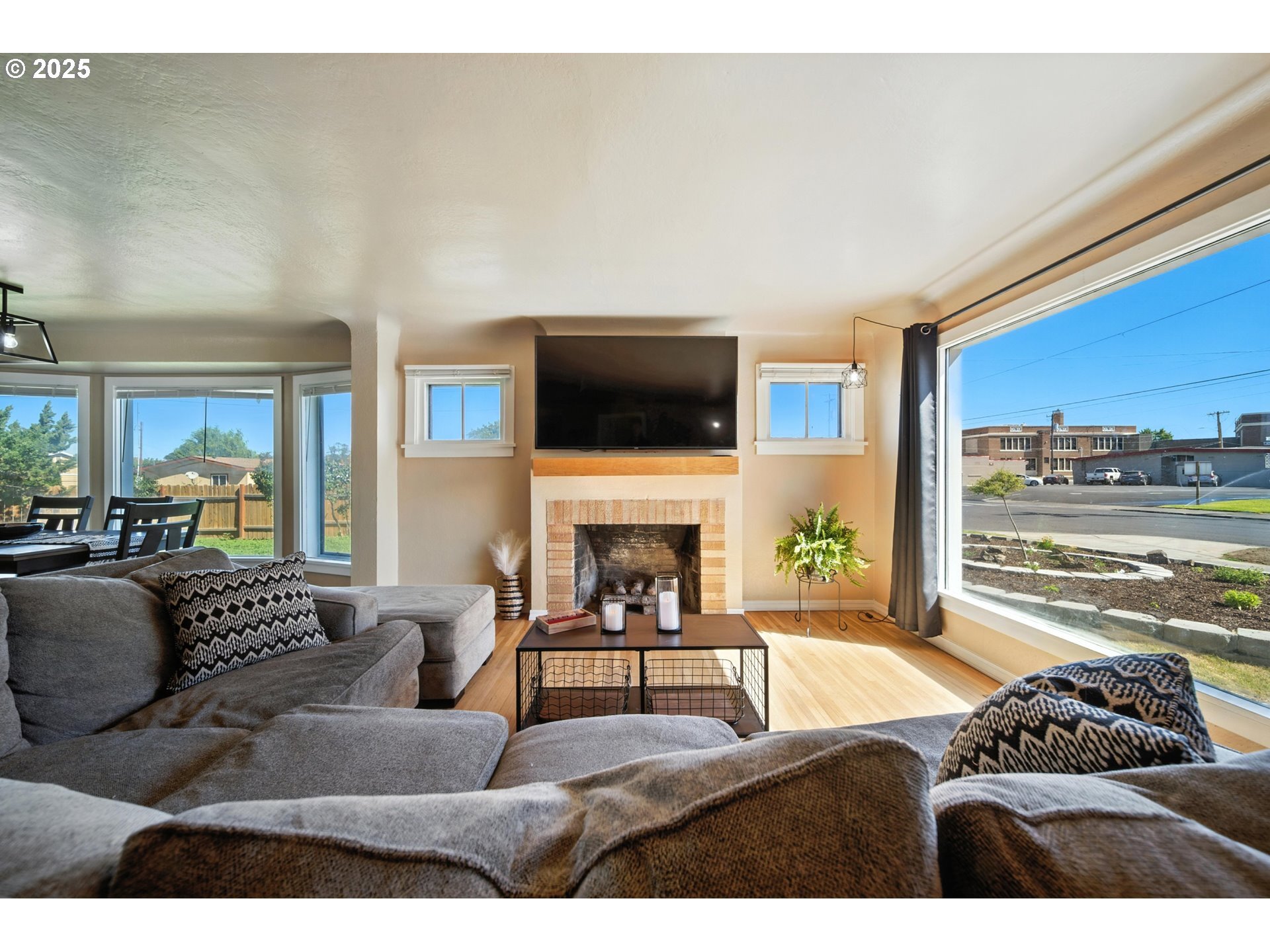 Property Photo:  138 Dehaven St  OR 97862 