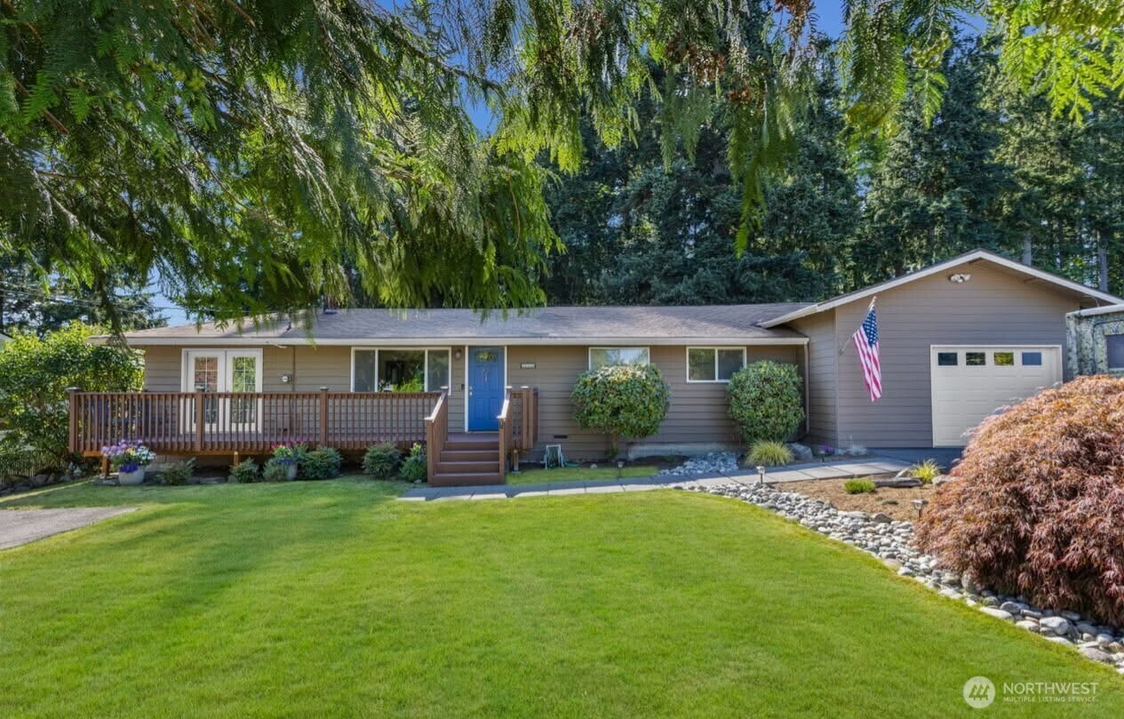 Property Photo: 23318 3rd Place W WA 98021