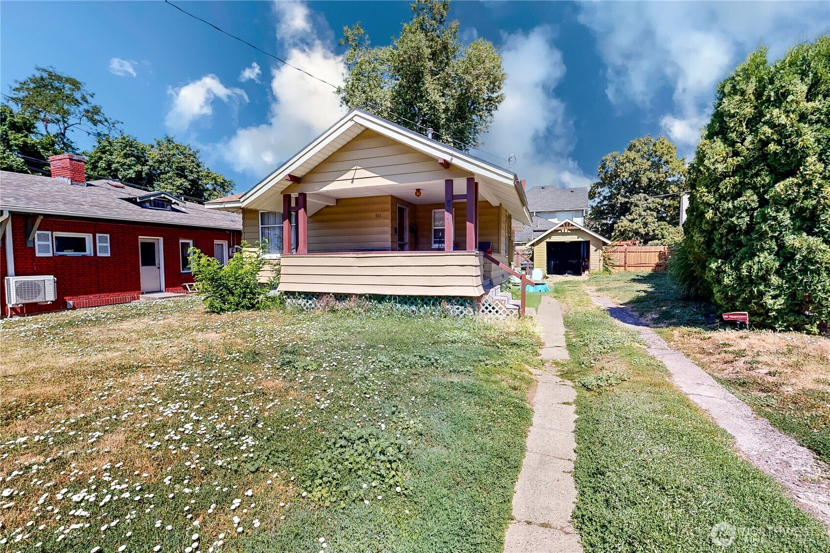 Property Photo: 511 Newell Street WA 99362