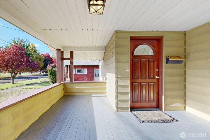 Property Photo:  511  Newell Street  WA 99362 