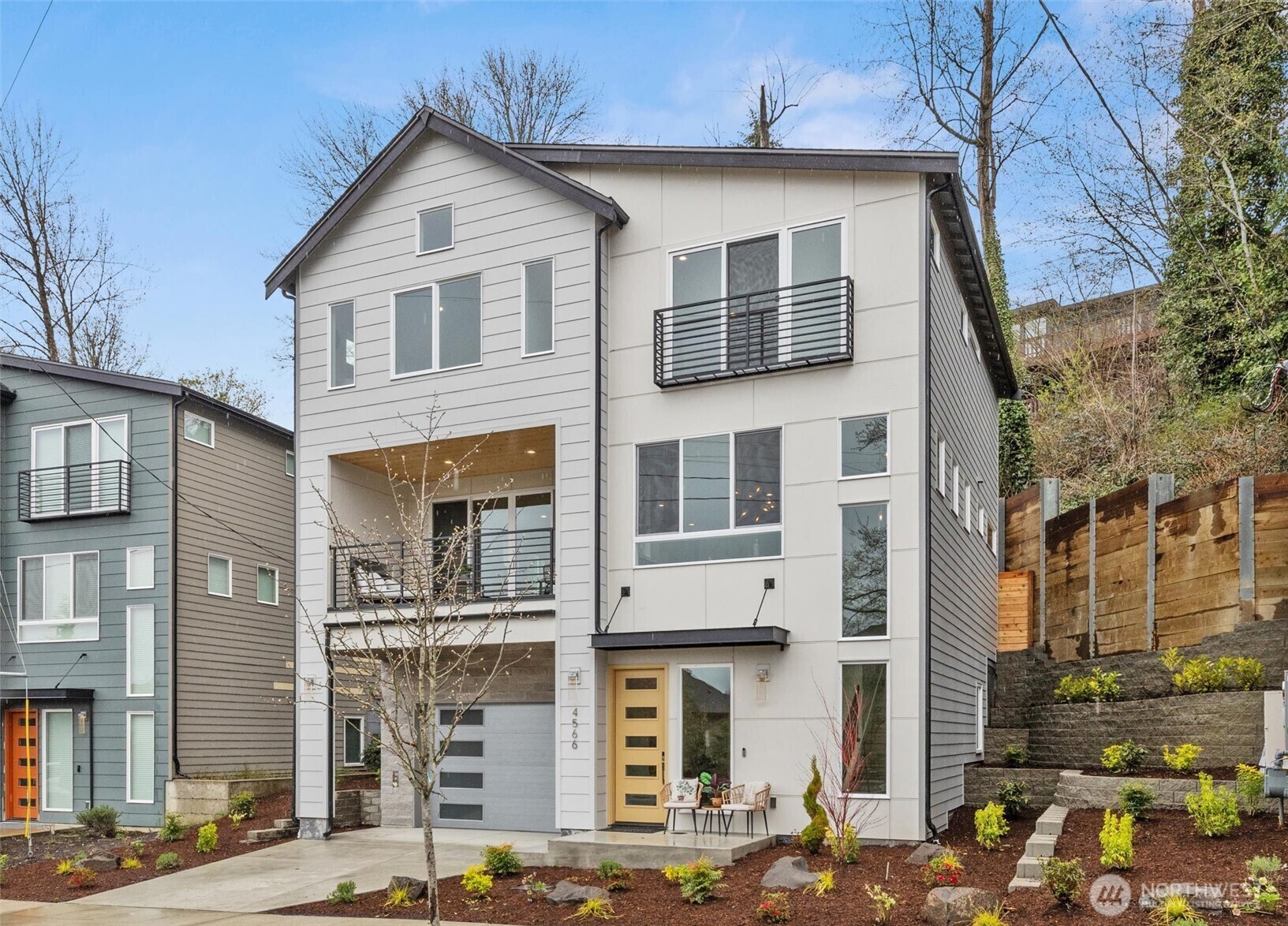 4566  22nd Avenue SW  Seattle WA 98106 photo