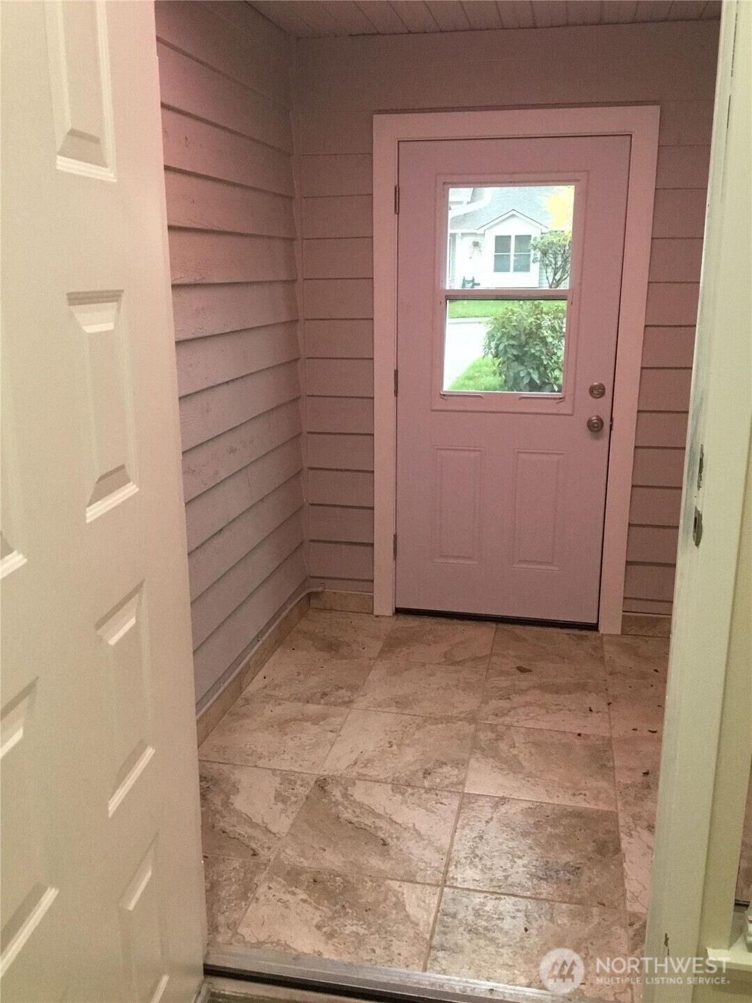 Property Photo: 12372 SE 221st WA 98031