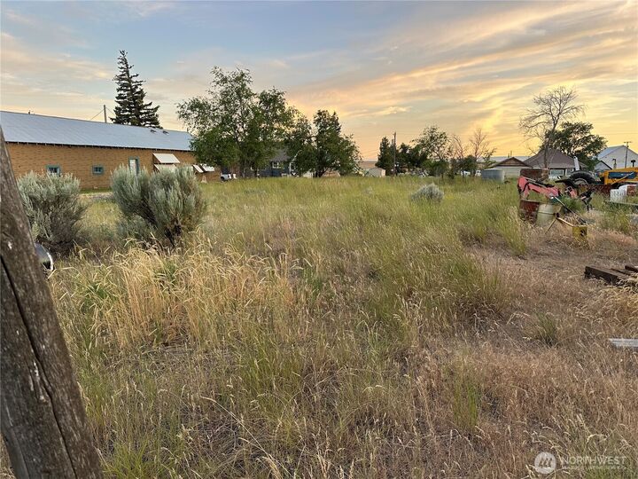 Property Photo: 7 1st (Lots 7-9) Avenue WA 98858