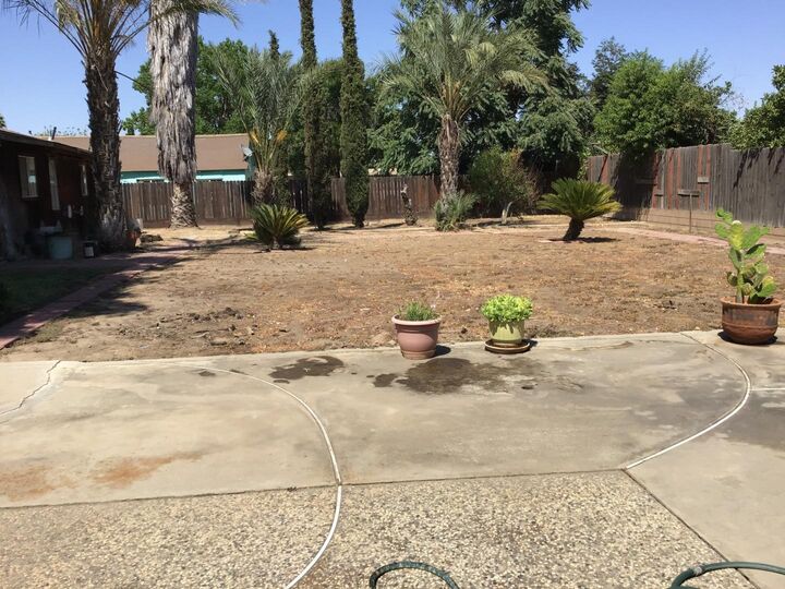 Property Photo: 413 Fig Street CA 93638