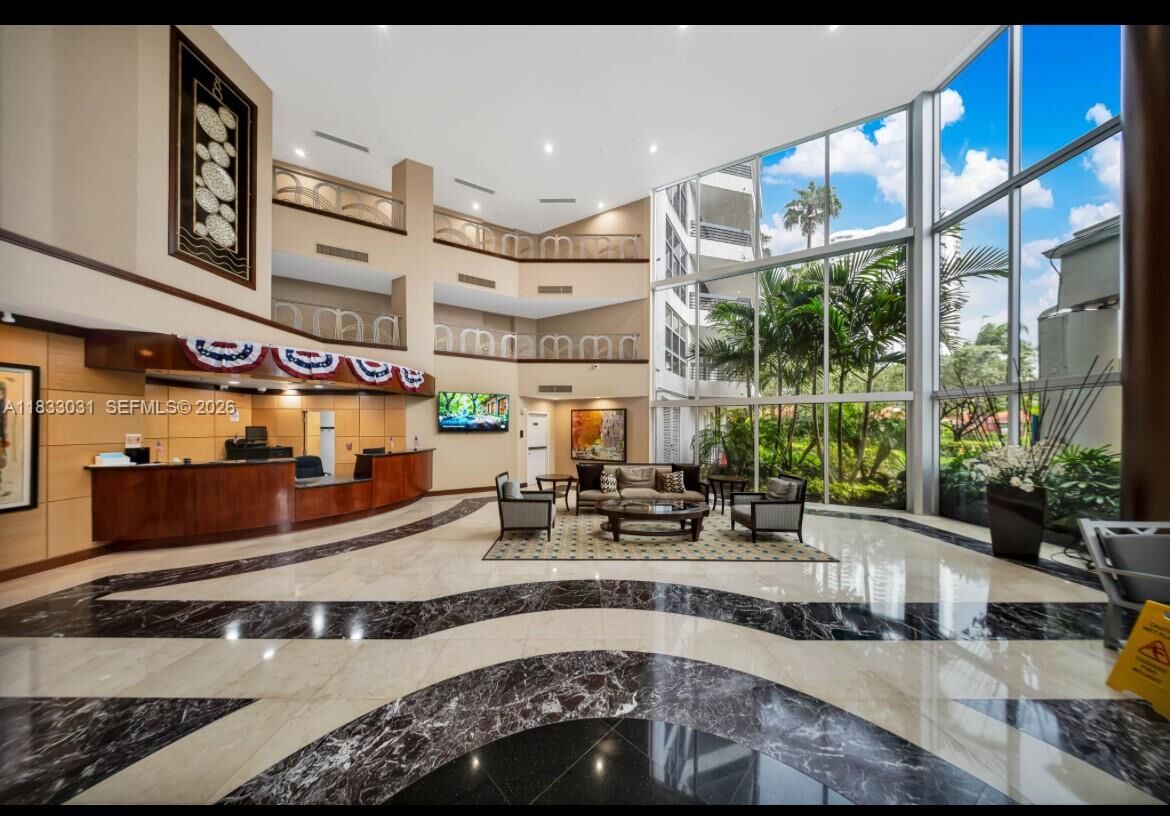 Property Photo:  19101 NE 36th Ct 1604  FL 33180 