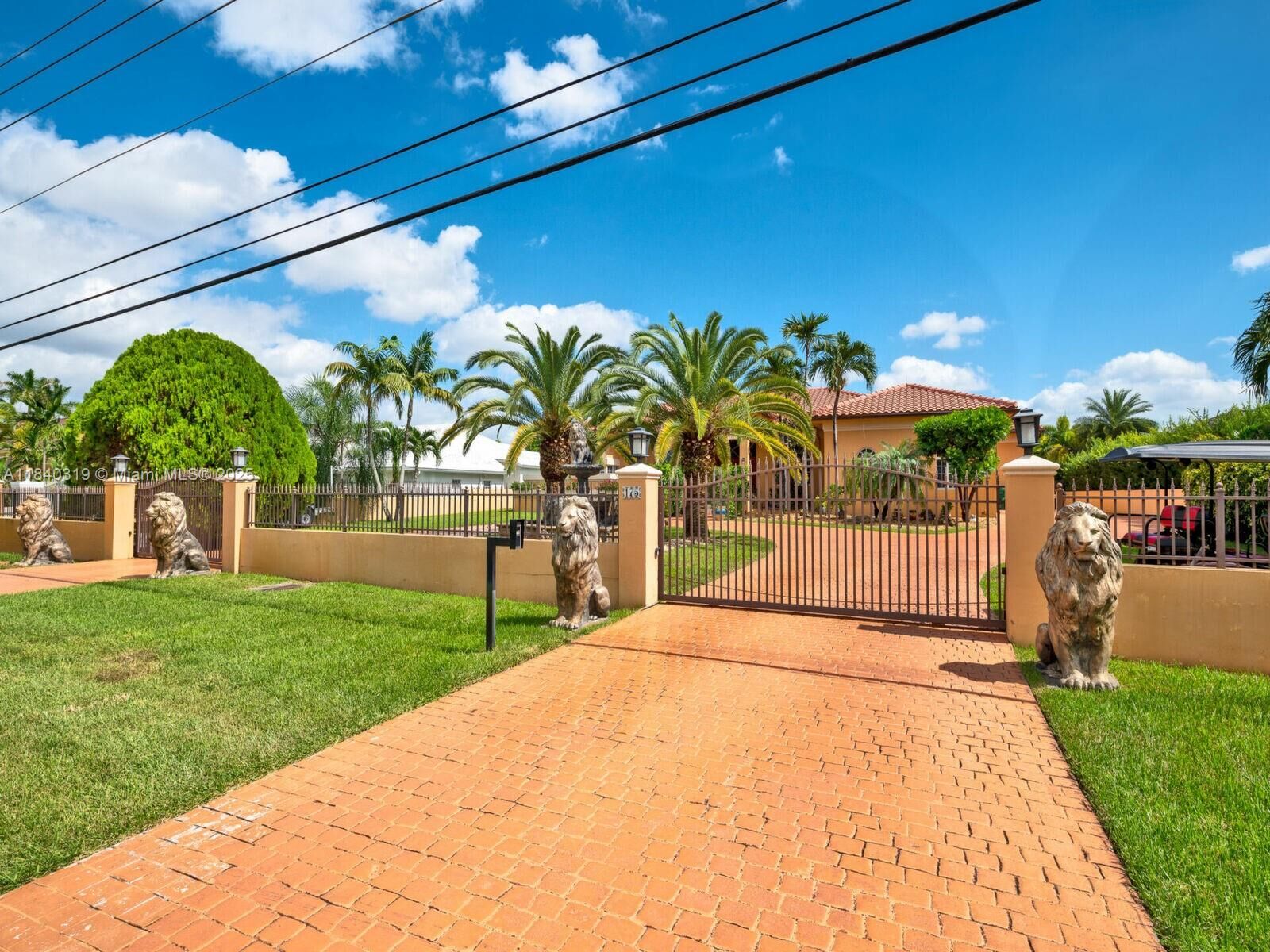 Property Photo: 175 SW 132nd Ave FL 33184
