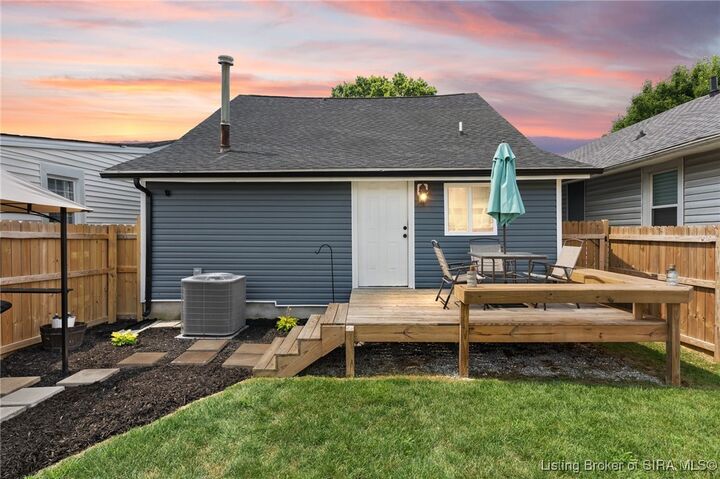 Property Photo: 1418 Vance Avenue IN 47150