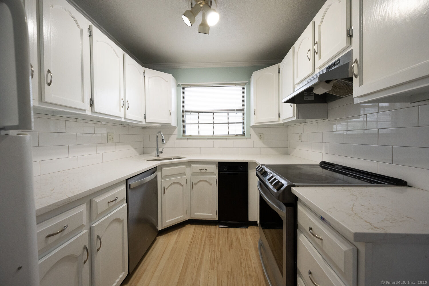 Property Photo: 26 Stevens Place 26 CT 06067