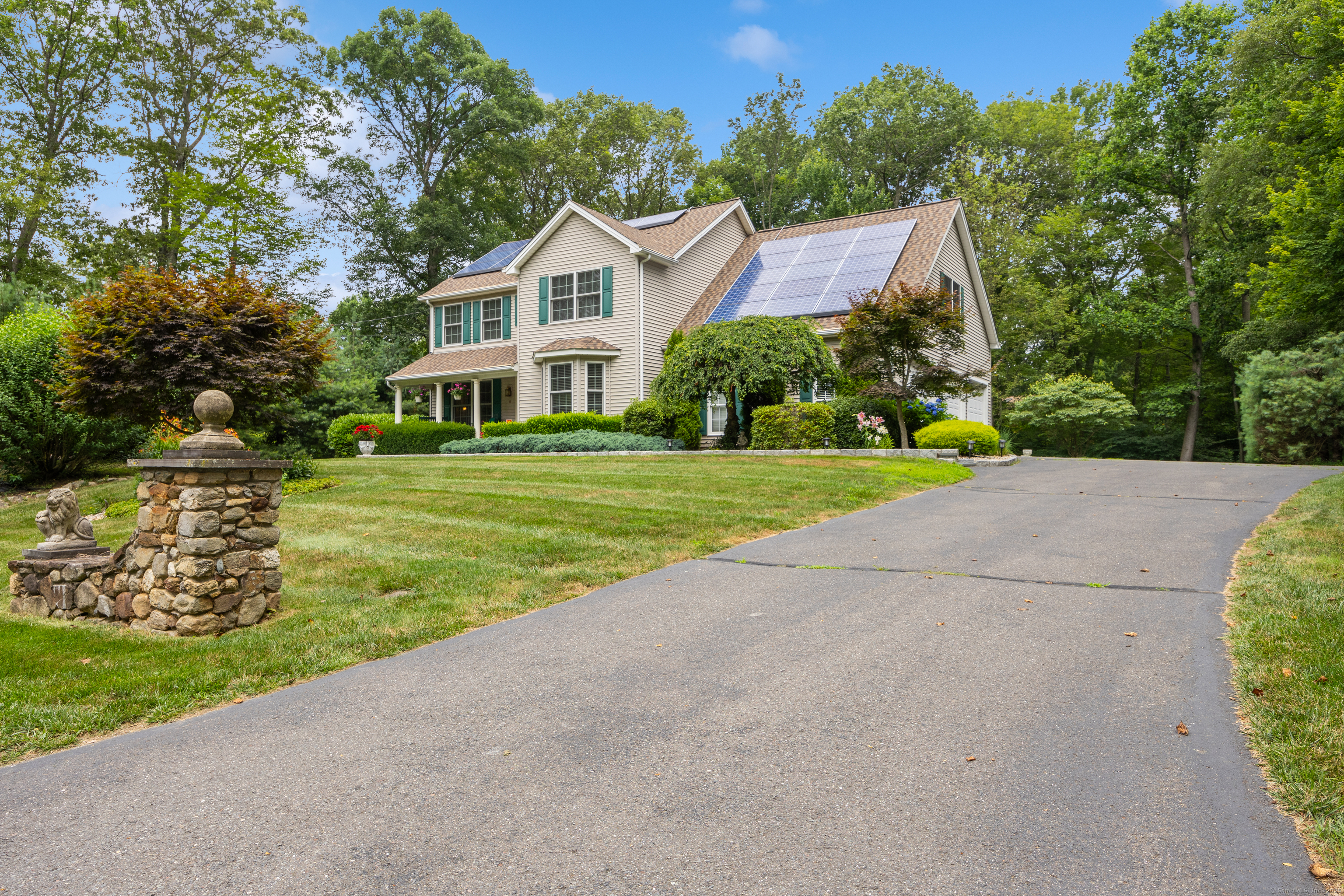 Property Photo: 6 Nicholas Court CT 06712