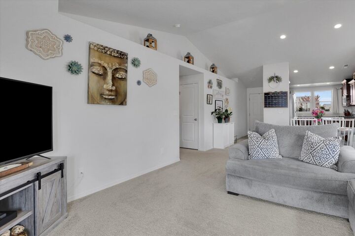 Property Photo:  200 S Lawson St  WA 99001 