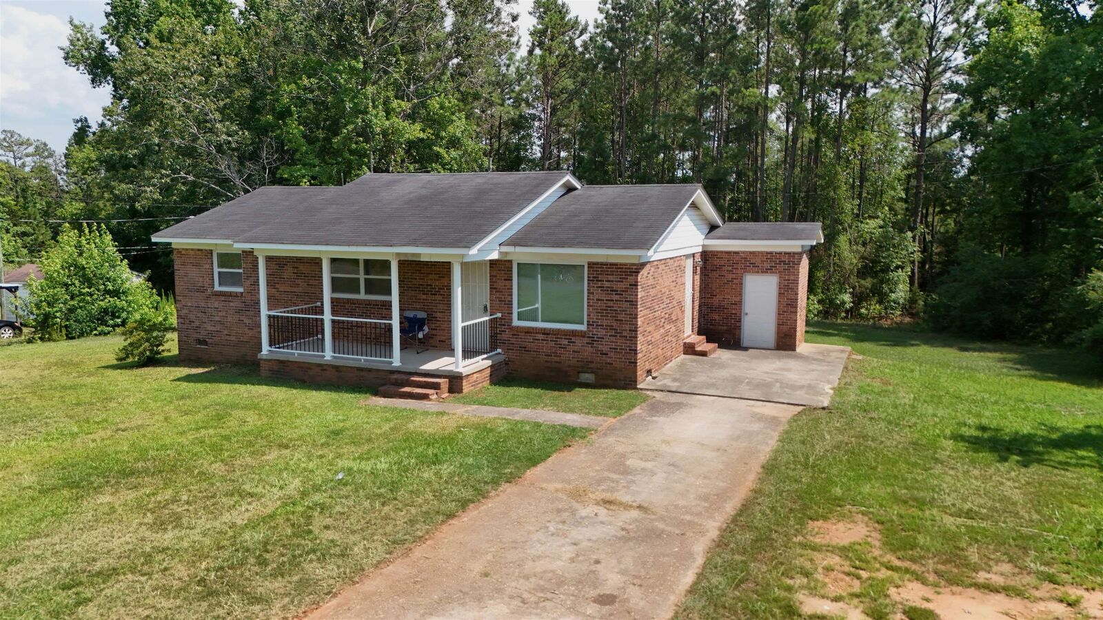 Property Photo:  136 Sparkstown Drive  SC 29335-3827 