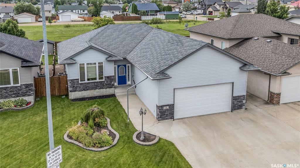 Property Photo:  112 Ewles Place  SK S0K 2T2 
