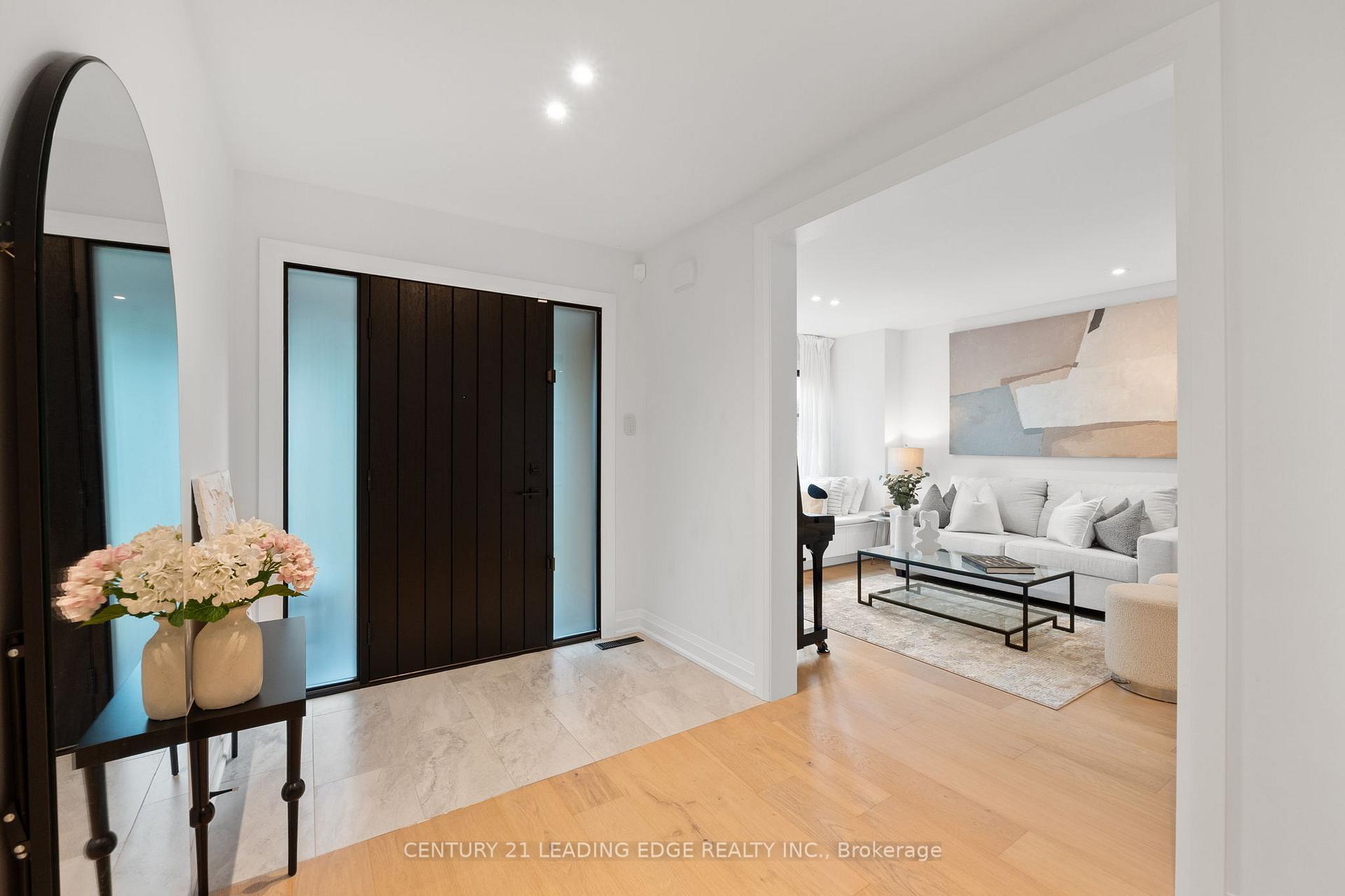 Property Photo: 71 Red Oak Drive ON L4B 1W2