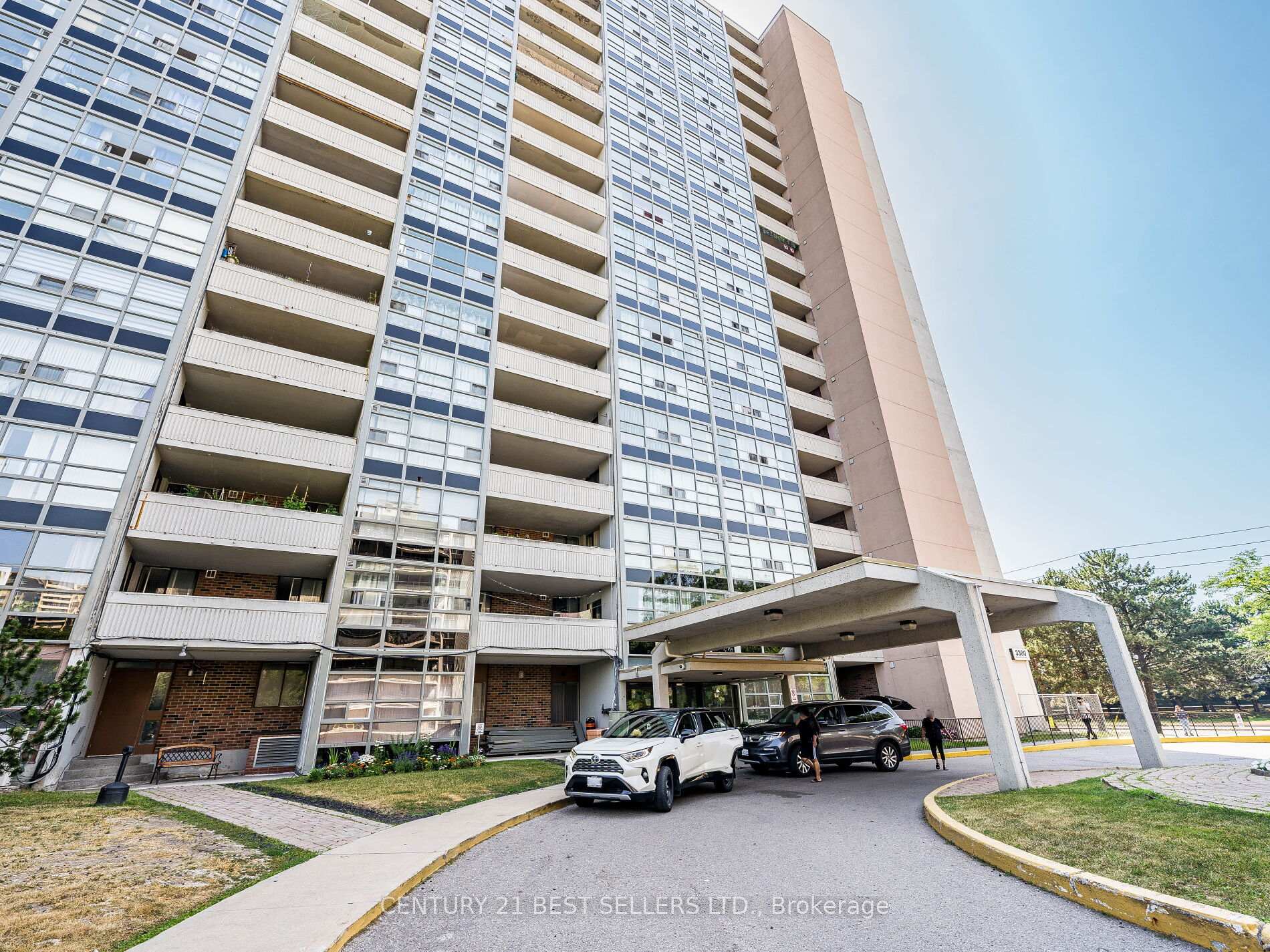 Property Photo: 3380 Eglinton Avenue E 1410 ON M1J 3L6