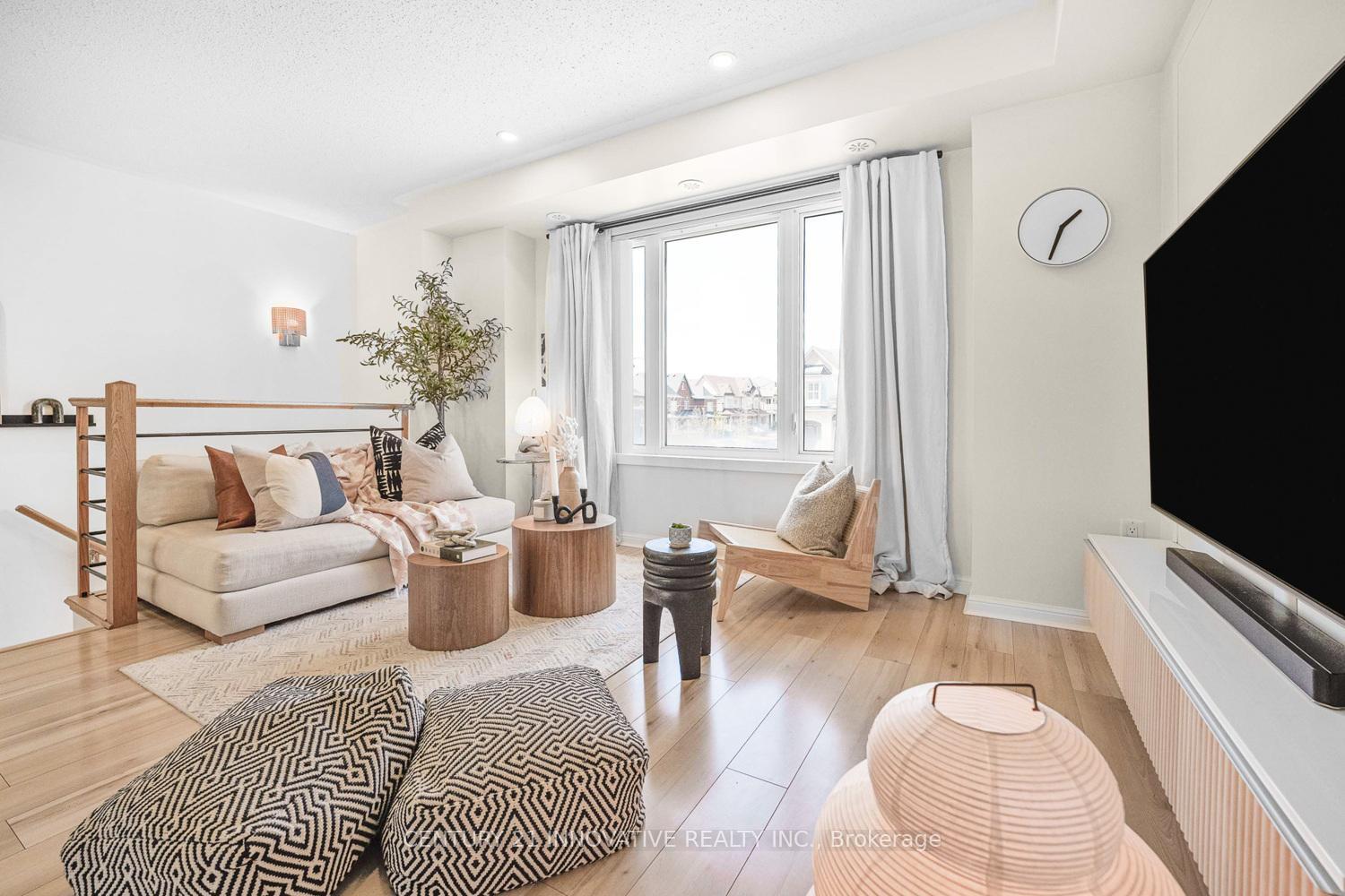 Property Photo: 1 Beckenrose Court 19 ON L6Y 6G2