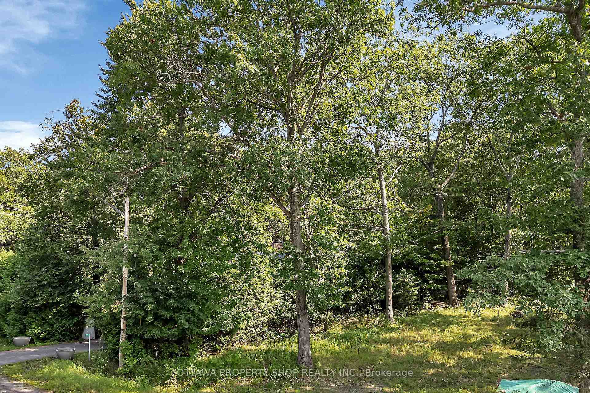 Property Photo:  675 Bayview Drive  ON K0A 3M0 