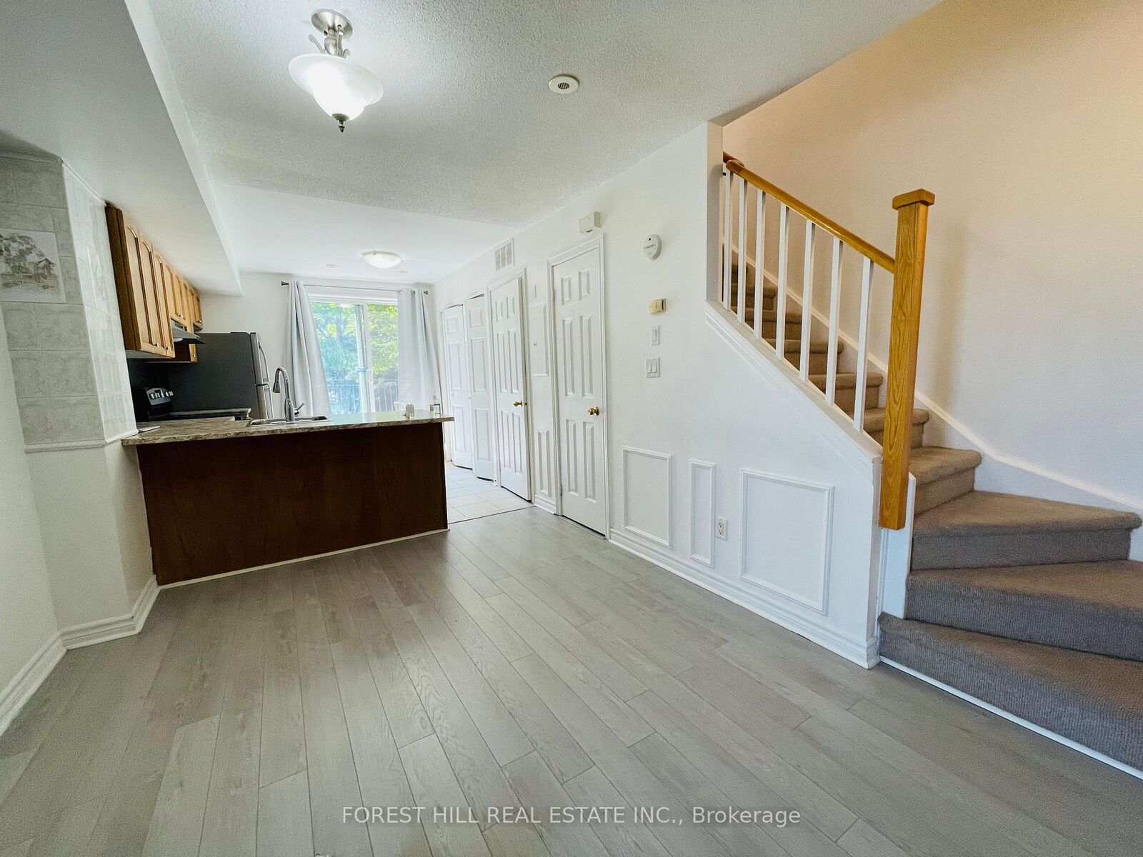 Property Photo:  870 Jane Street 101  ON M6N 4C2 
