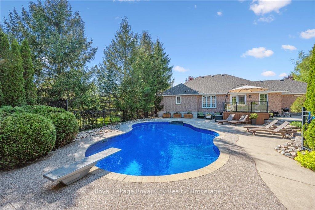 Property Photo: 790 Dianne Crescent ON N1M 3N5