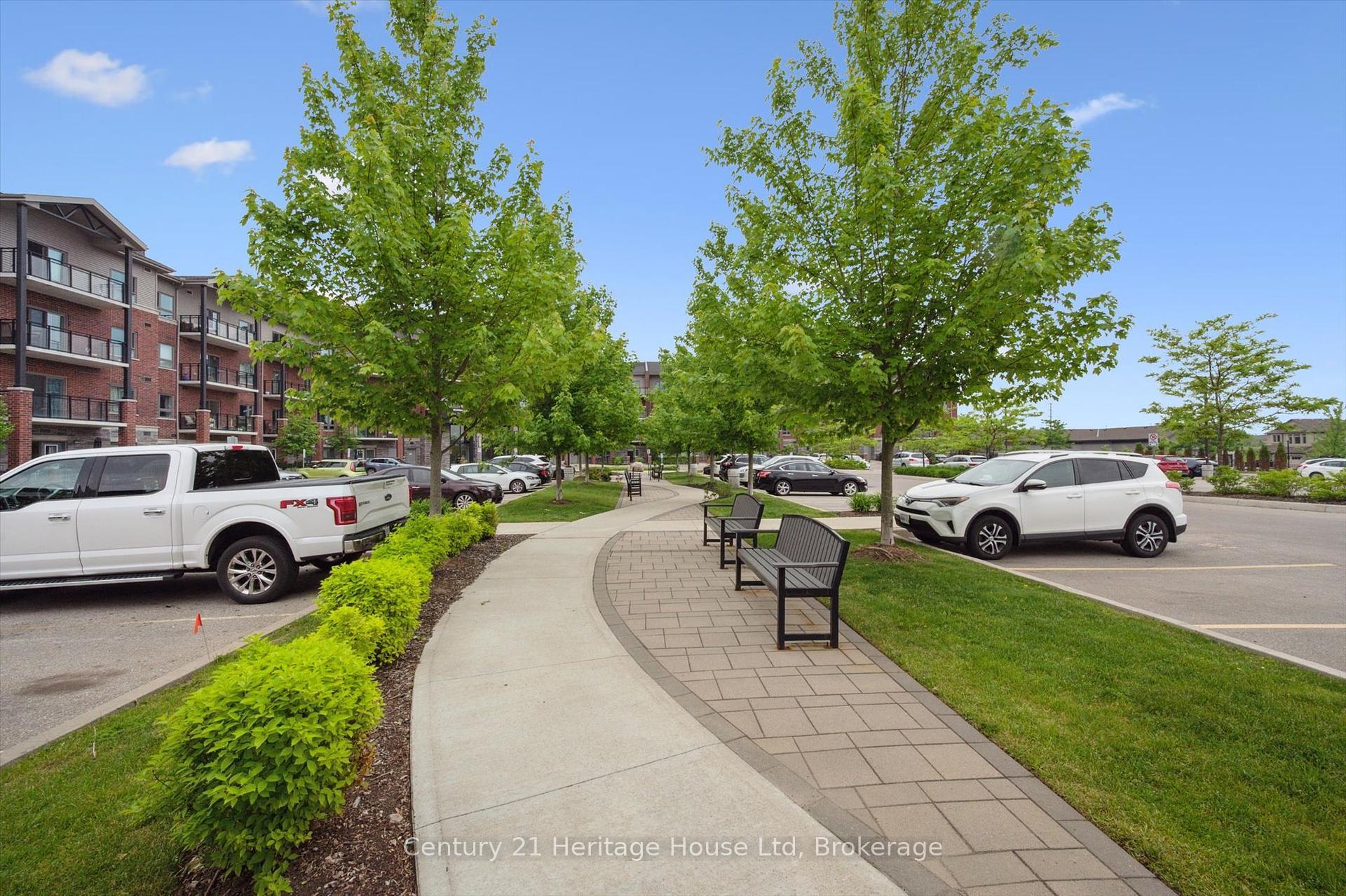 Property Photo: 35 Kingsbury Square 223 ON N1L 0J4