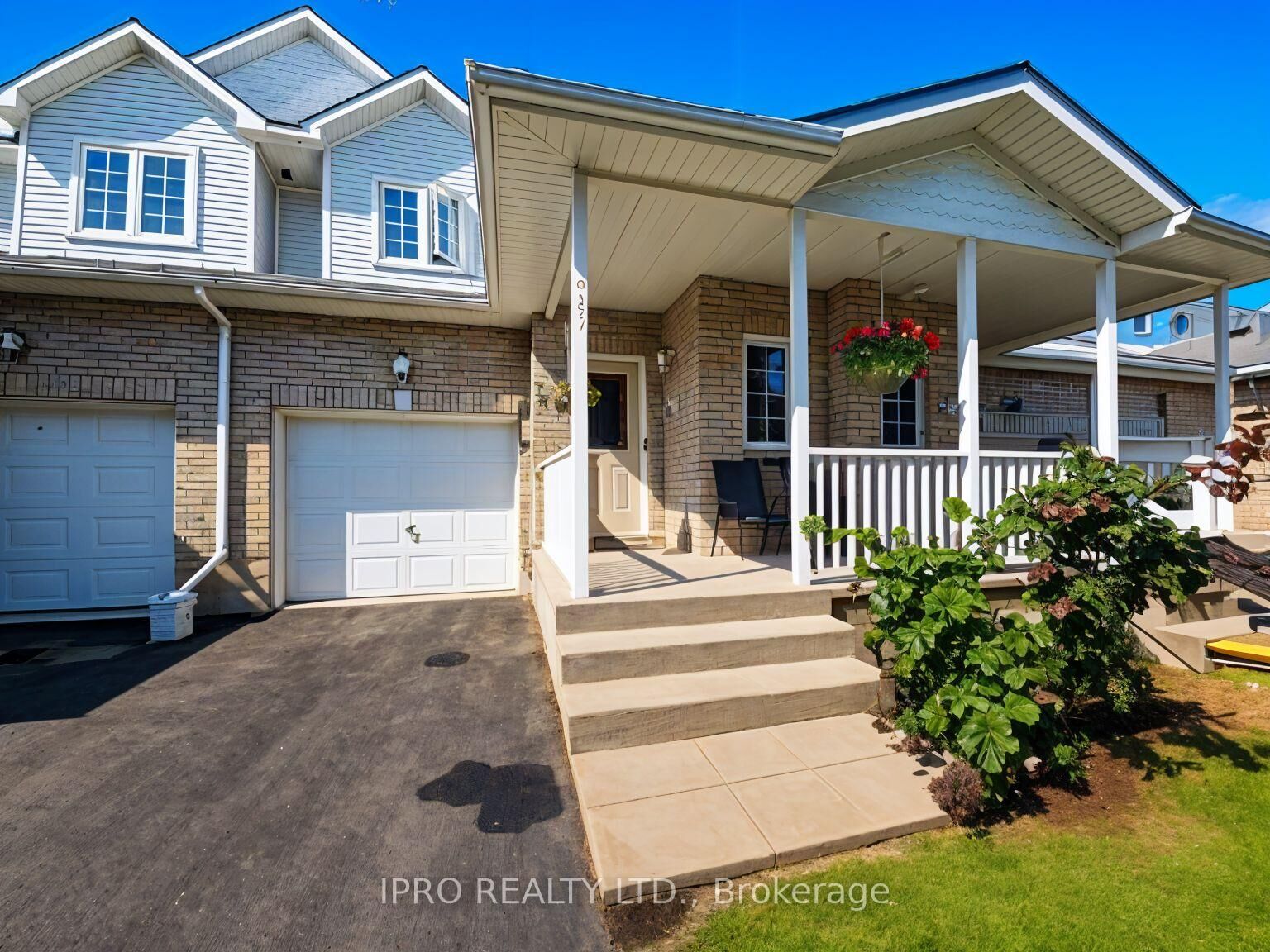 Property Photo:  447 Molly McGlynn Street  ON K7K 7C2 