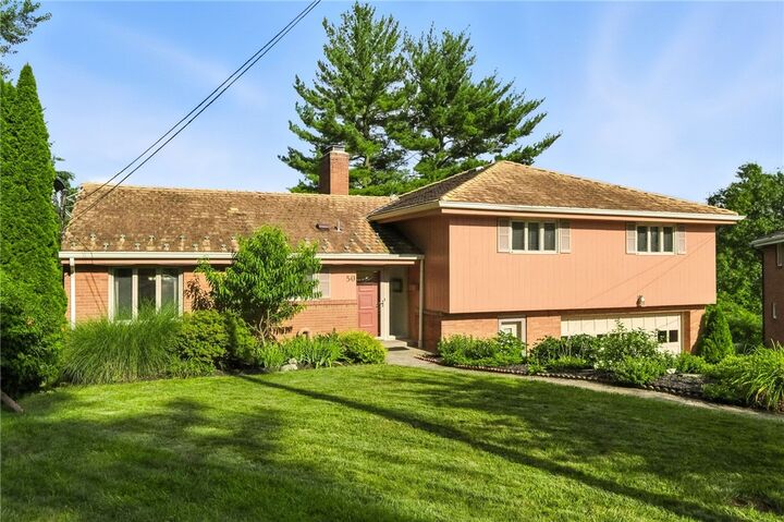 Property Photo: 50 Alexander Place PA 15243