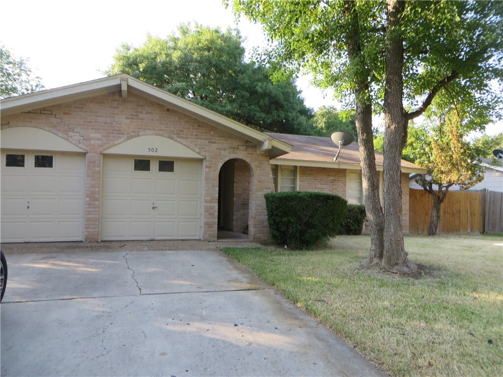 Property Photo: 502 Tanglewood Drive TX 78628