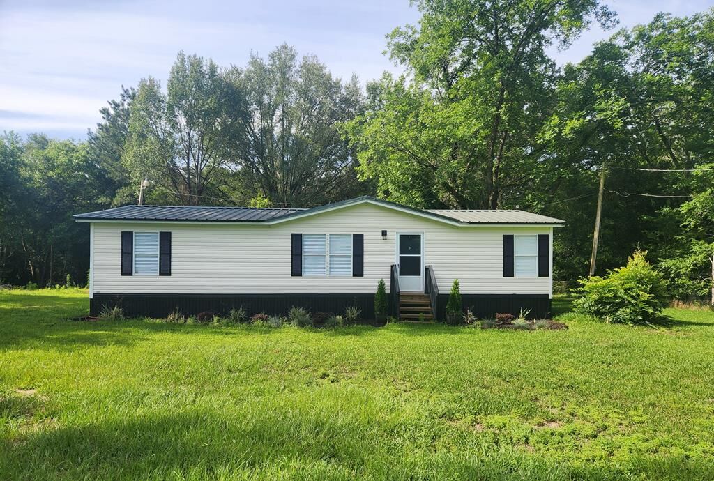 Property Photo:  2610 North Ave  GA 31707 