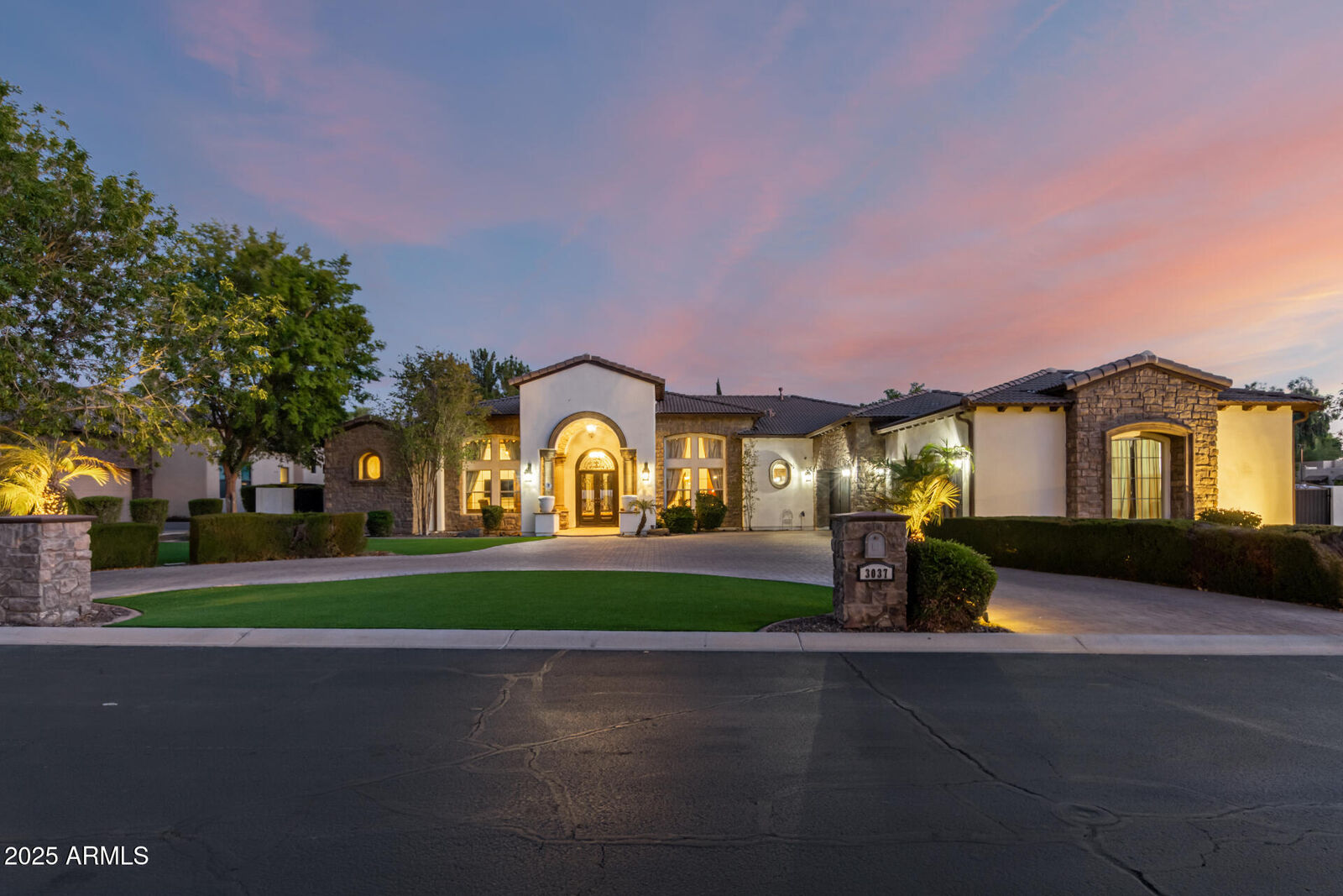 Property Photo:  3037 E Waterman Way  AZ 85297 