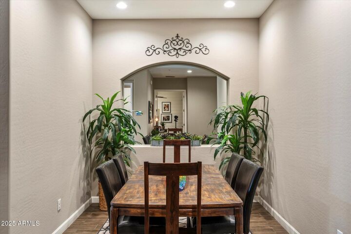 Property Photo:  1255 N Arizona Avenue 1104  AZ 85225 