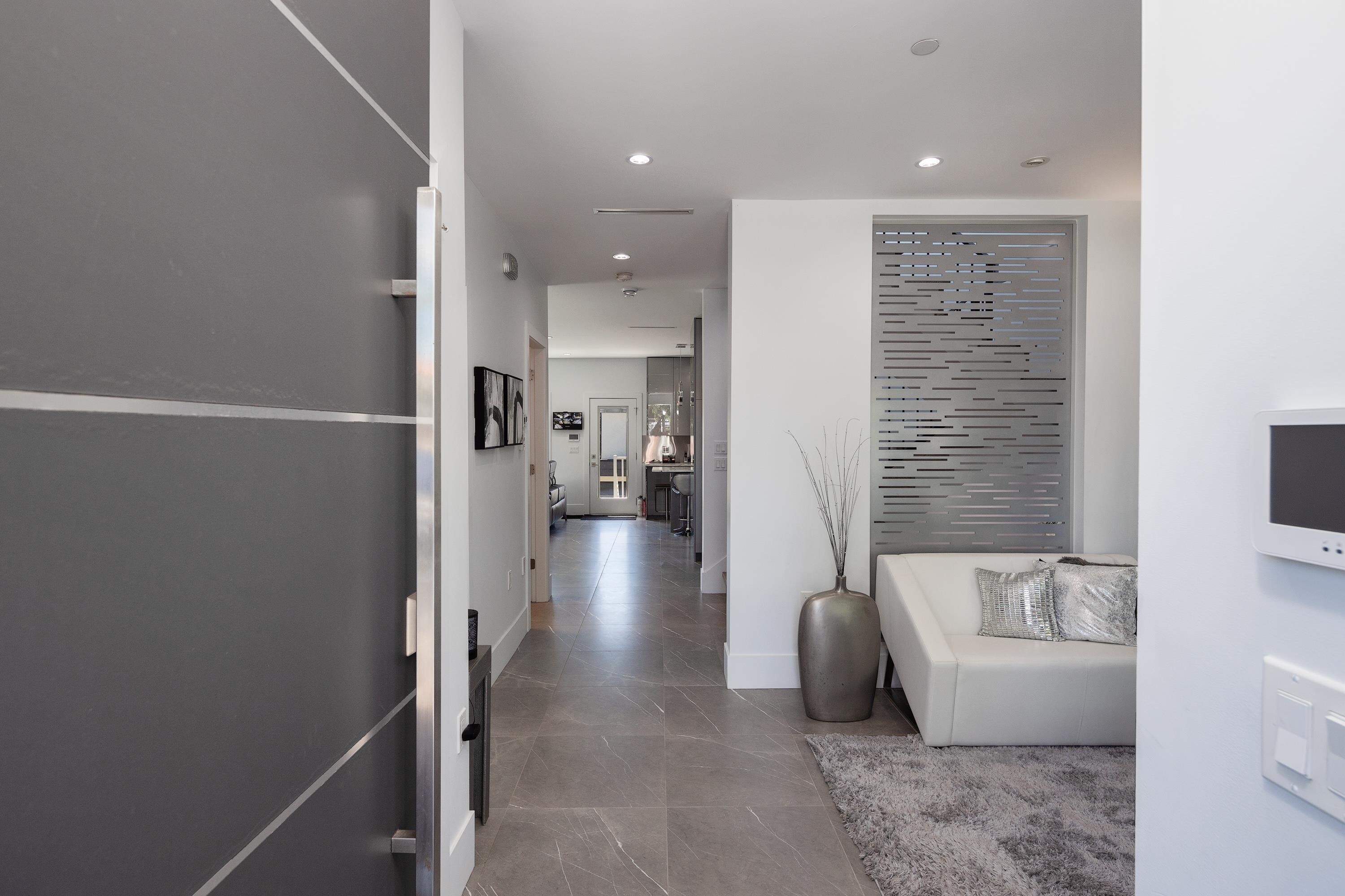 Property Photo:  250 E 53rd Avenue  BC V5X 1H9 