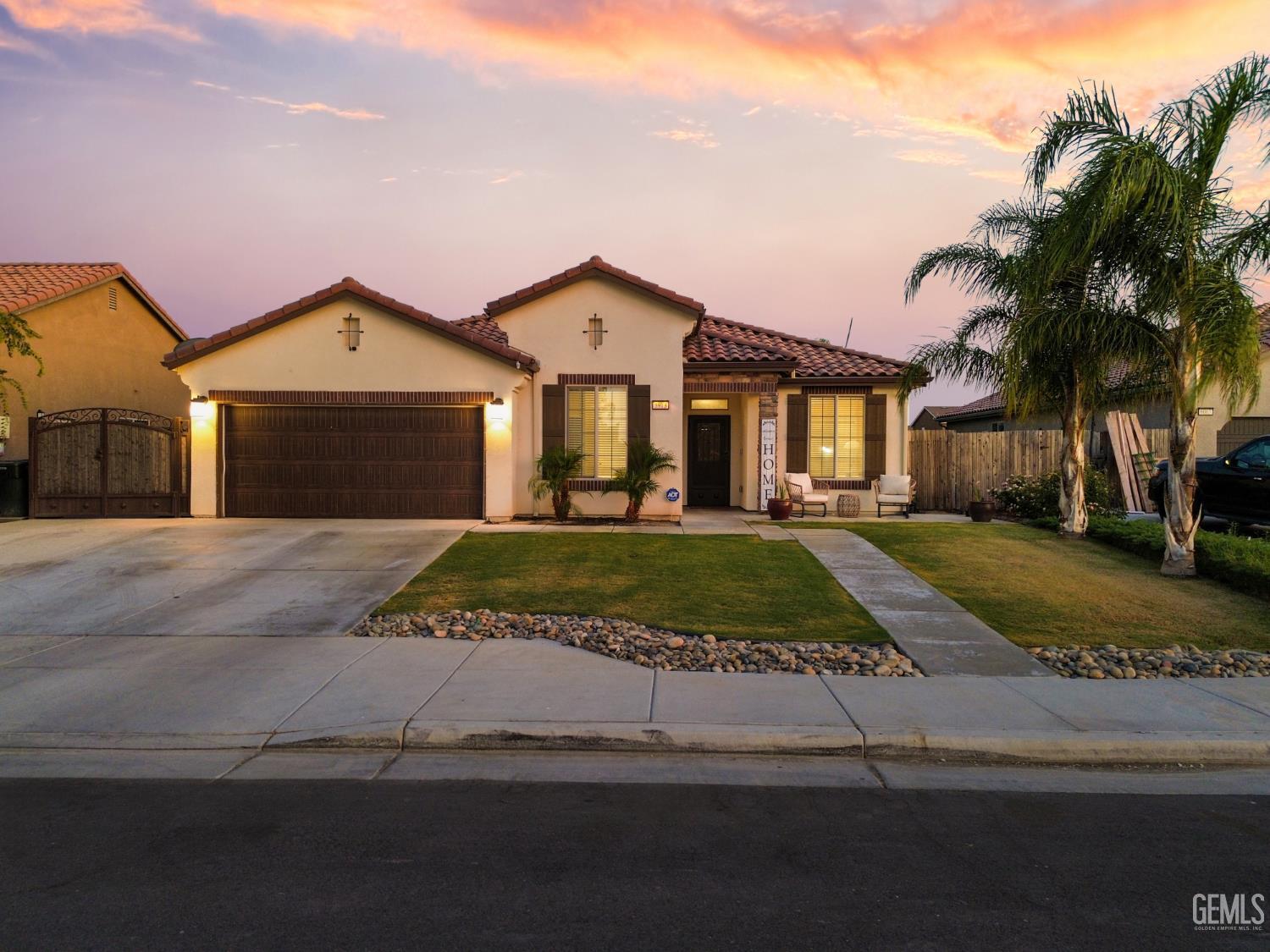 5913 Blue Spruce Avenue  Bakersfield CA 93313 photo