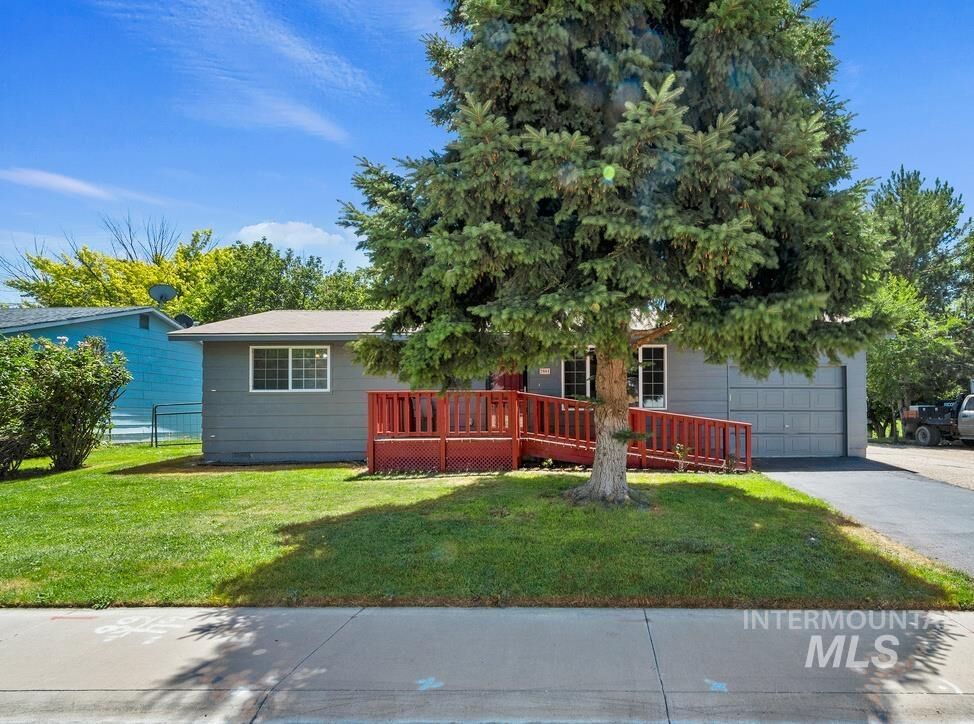 Property Photo:  2601 E Denver  ID 83687 
