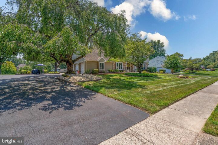 Property Photo:  1277 Knox Drive  PA 19067 