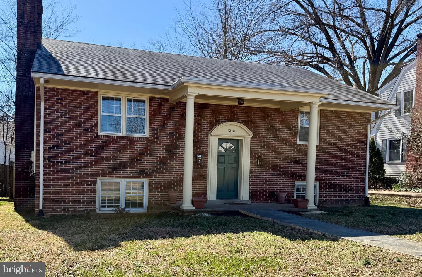 Property Photo:  1212 Payne Street #A-Upper Unit  VA 22401 