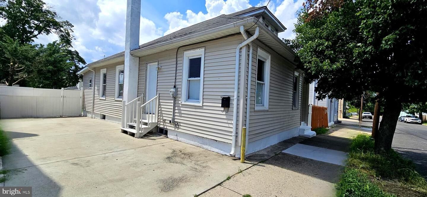 Property Photo:  212 Madison Street  NJ 08075 