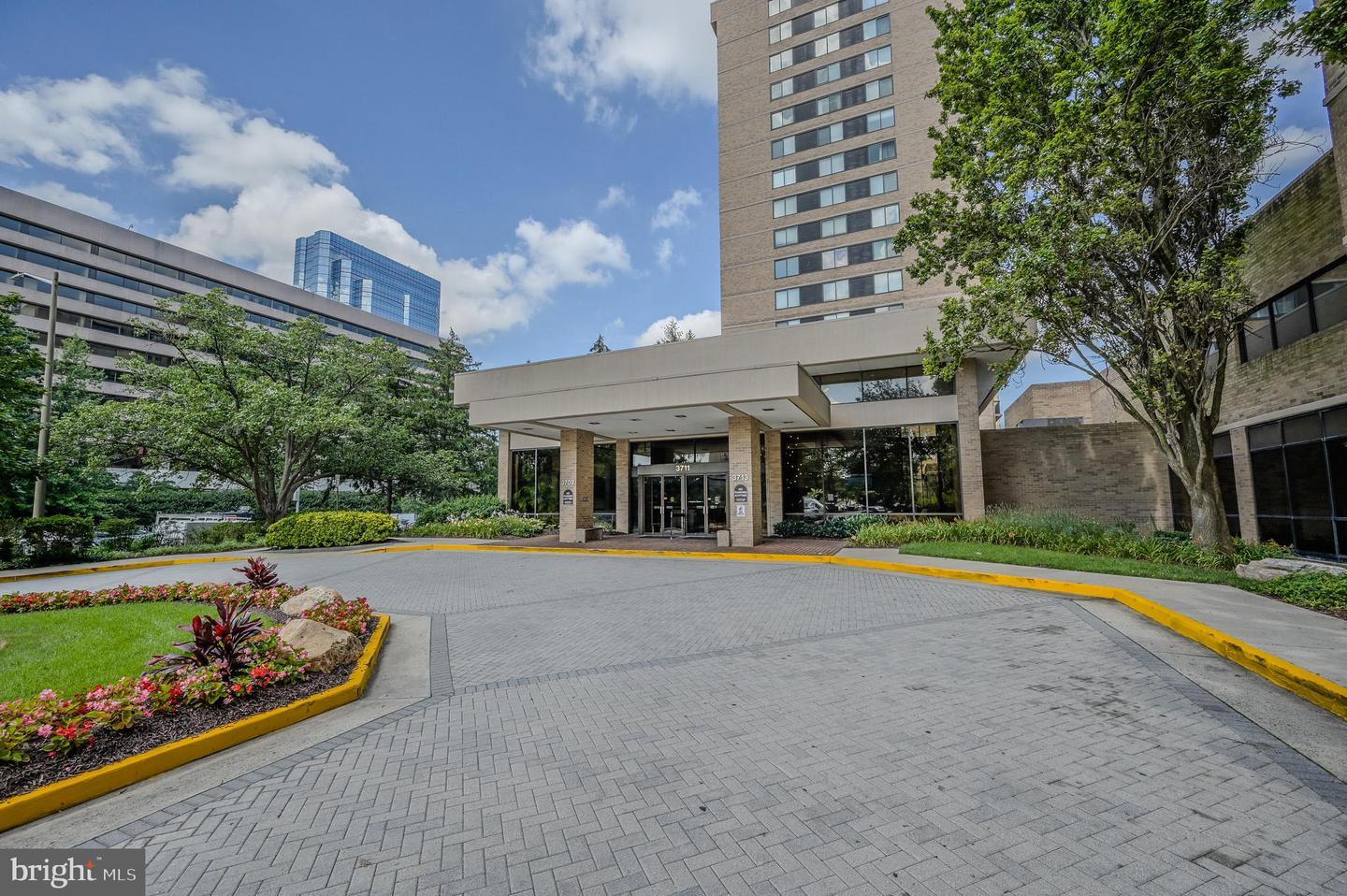 Property Photo: 3713 George Mason Drive 201W VA 22041