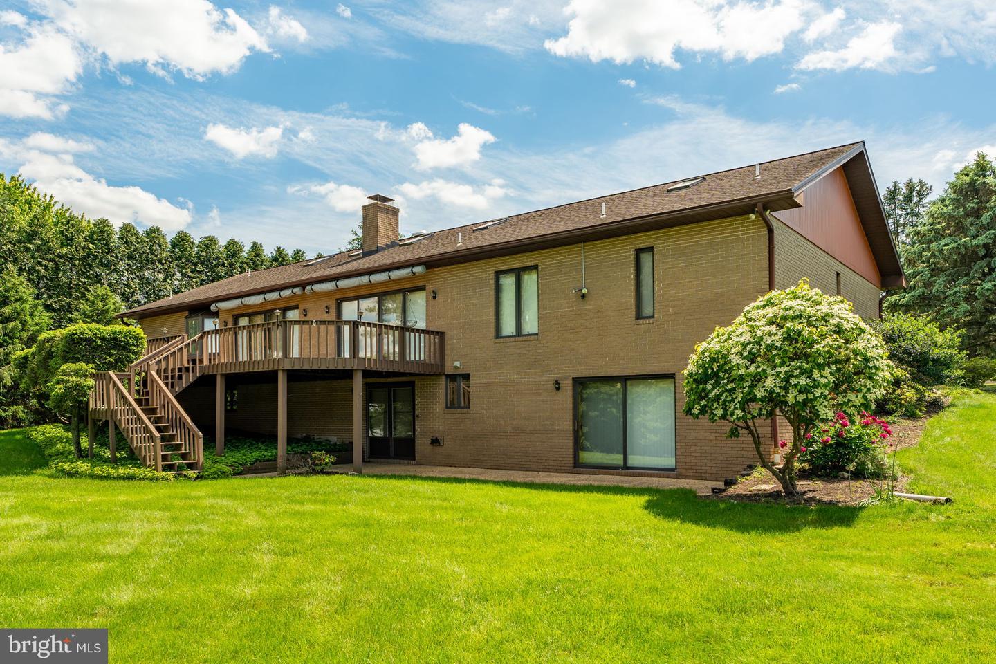 Property Photo: 1310 Oberholtzer Lane PA 17517