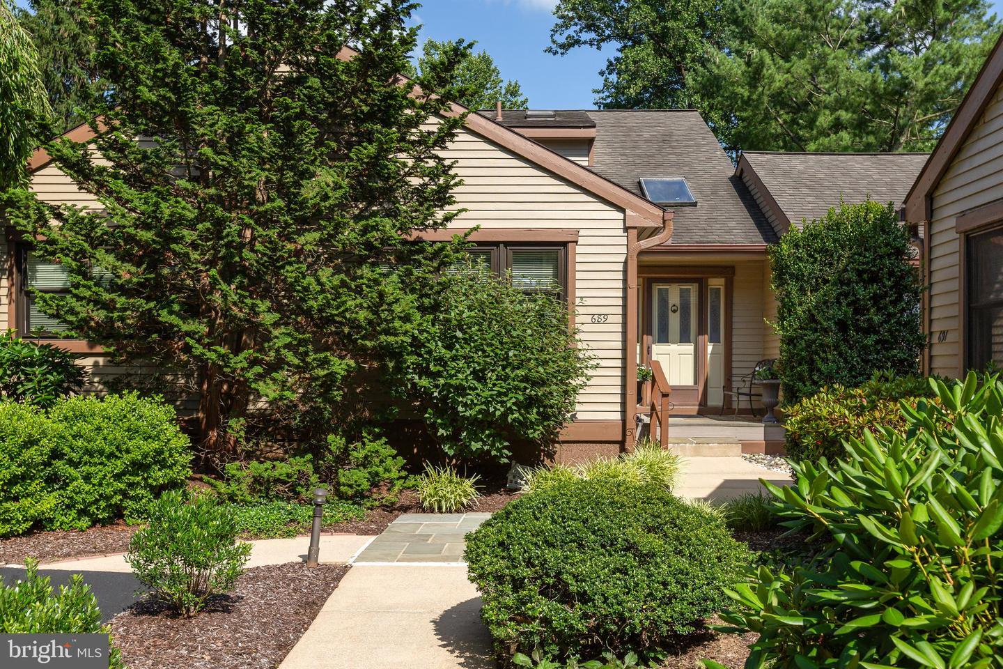 Property Photo: 689 Heatherton Lane PA 19380