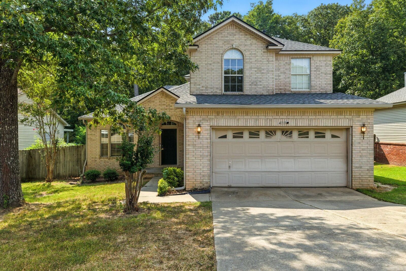Property Photo: 1400 Westhampton Drive AR 72211