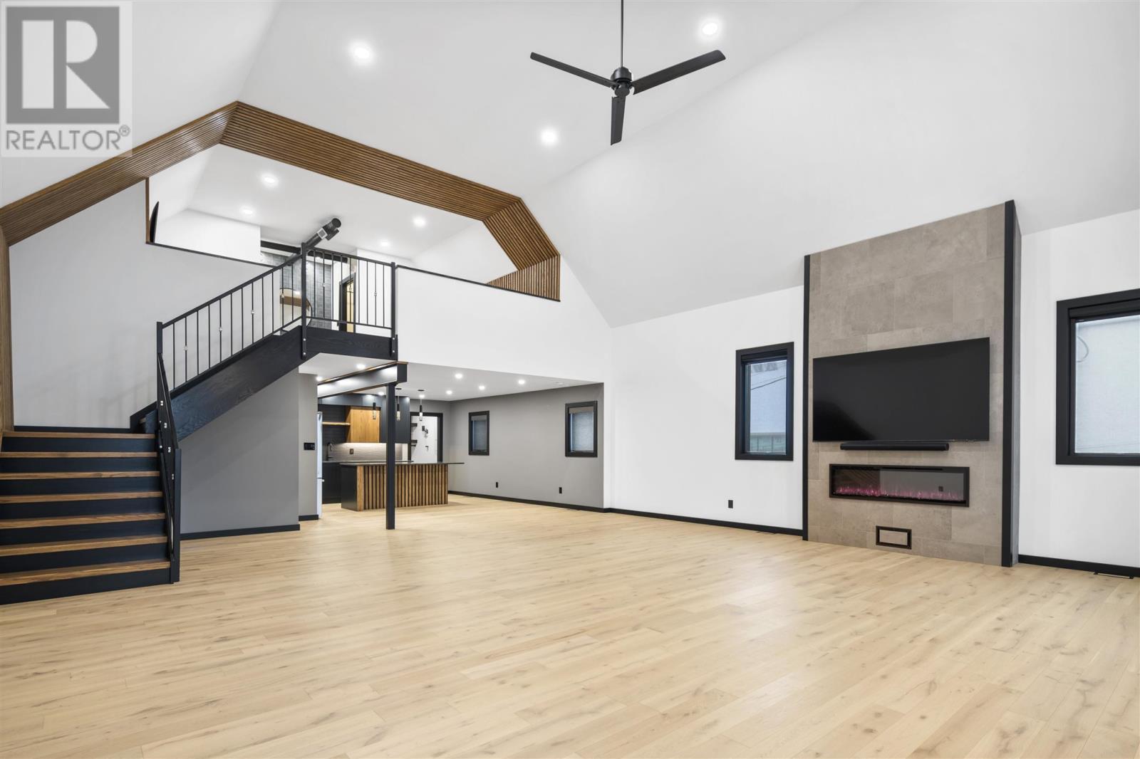 Property Photo: A 129 Algoma St. S. St E ON P7B 3B7