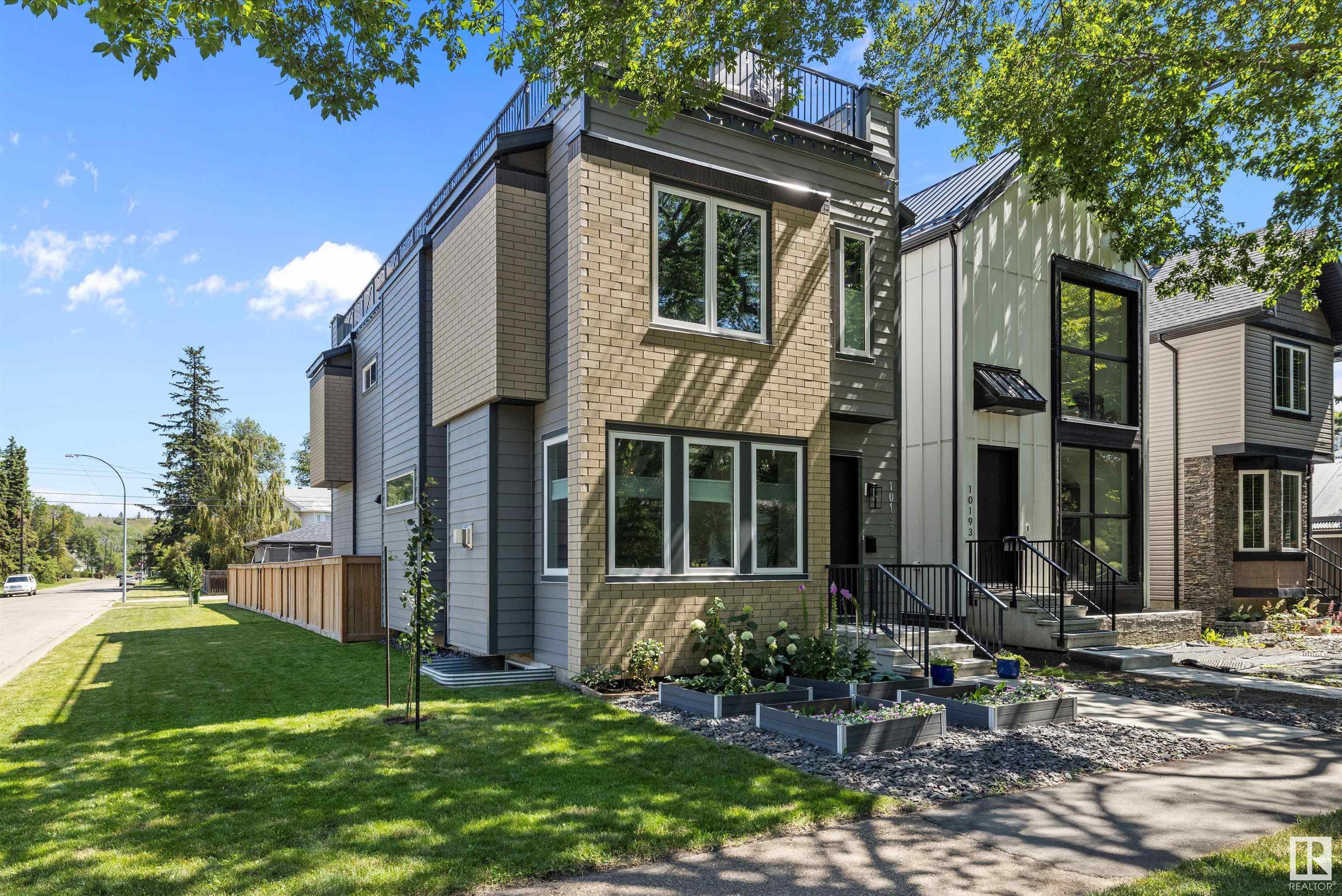 Property Photo:  10197 92 Street NW  AB T5H 1T1 