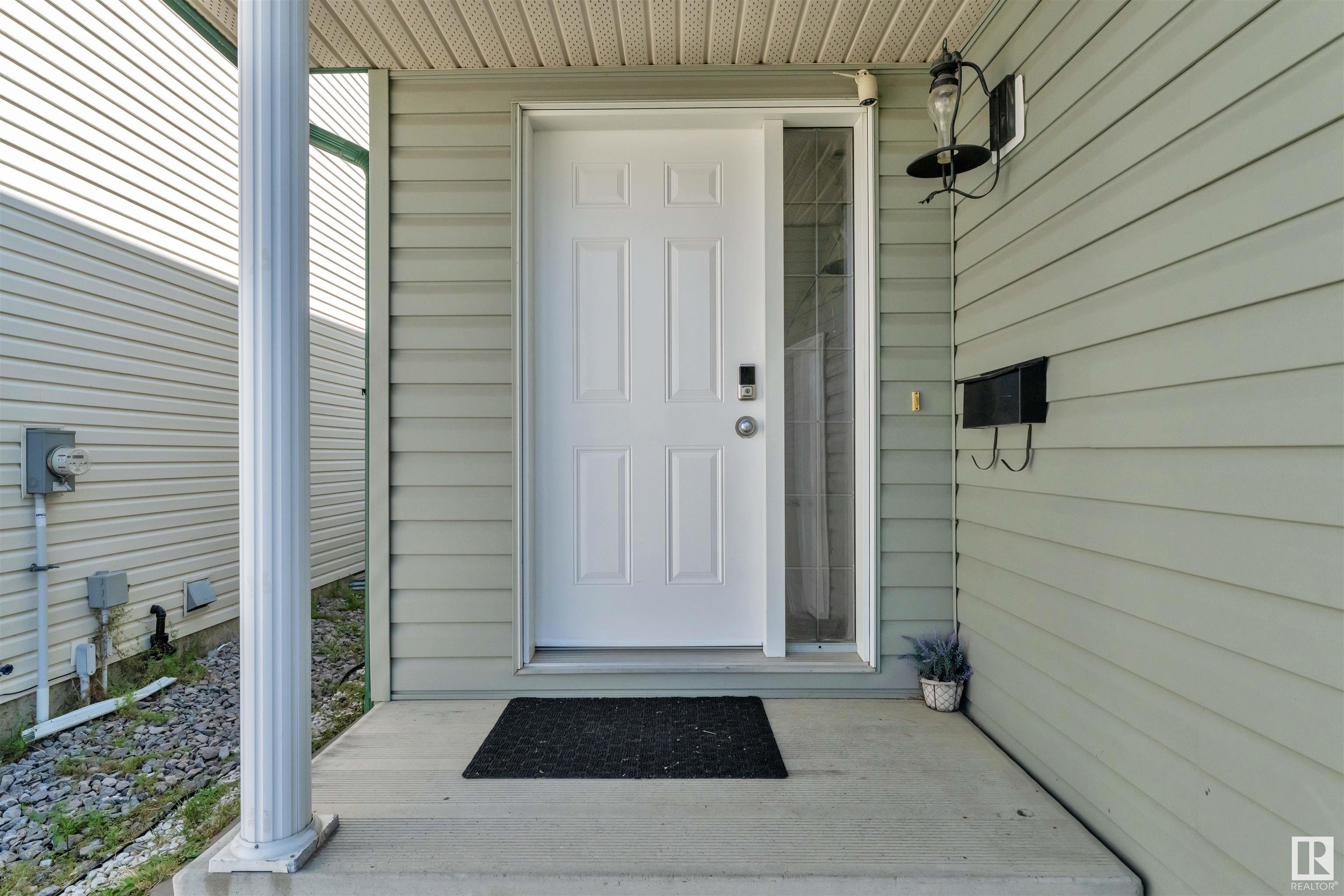 Property Photo:  3215 21 Street NW  AB T6T 0A9 
