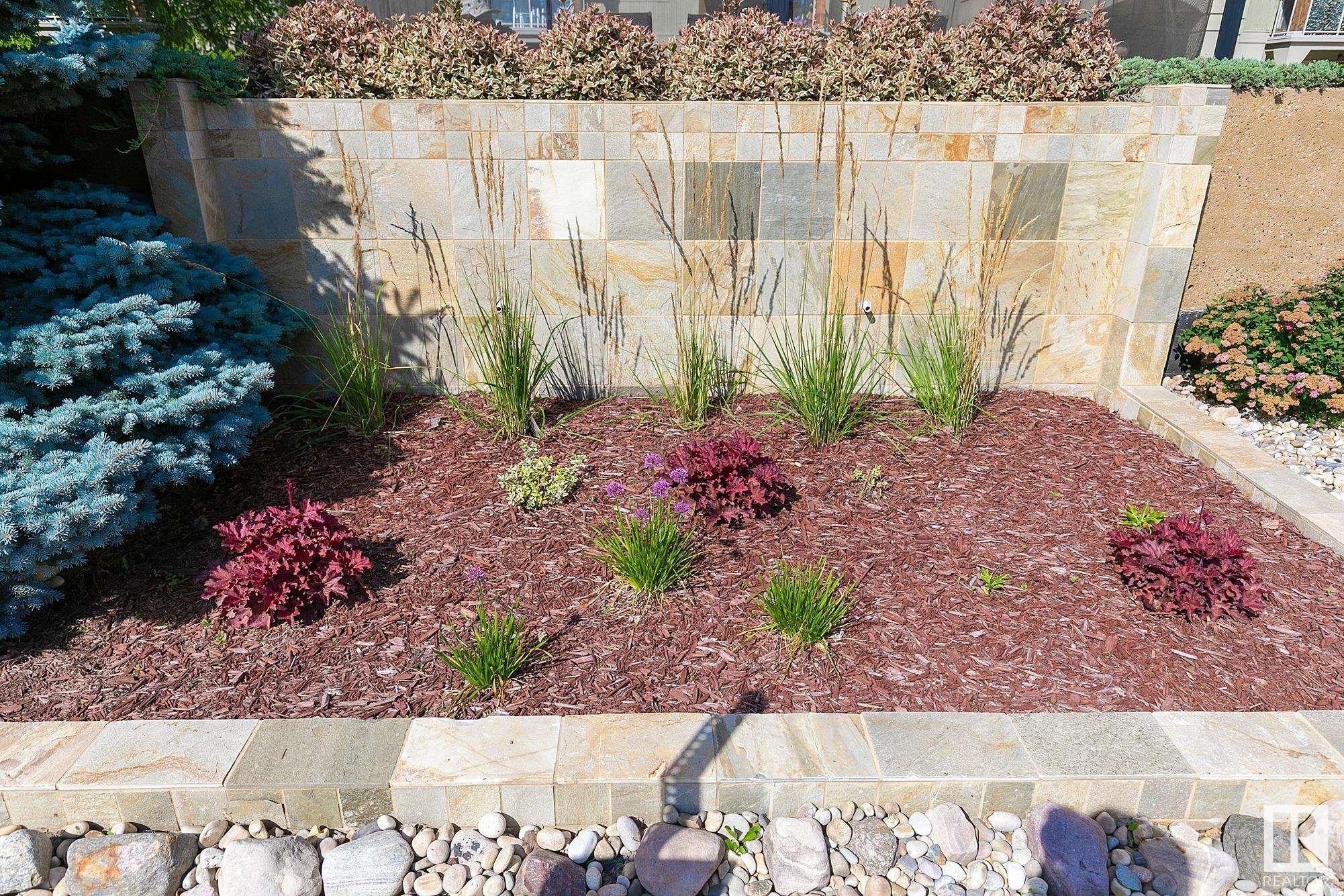 Property Photo:  278 Suder Greens Drive NW 313  AB T5T 6V6 