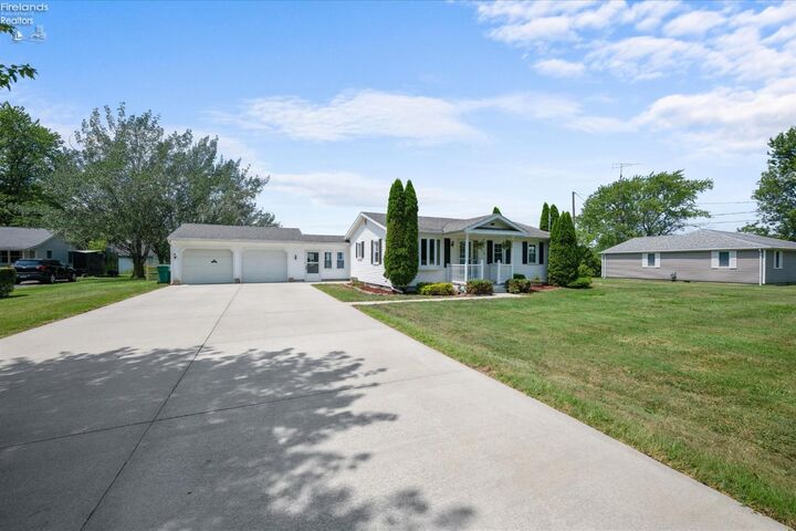 Property Photo:  2858 N Downing Road  OH 43430 