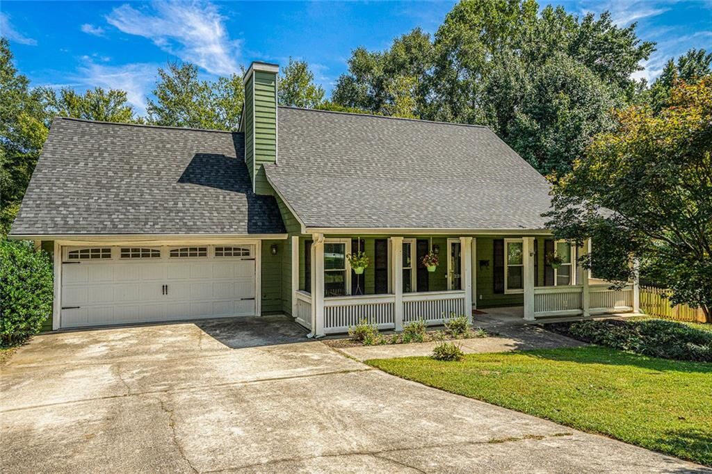 Property Photo:  2204 Toucan Court  GA 30044 