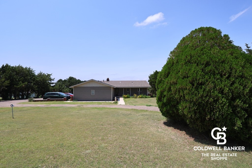 Property Photo:  645 S Towns Road  KS 67846 